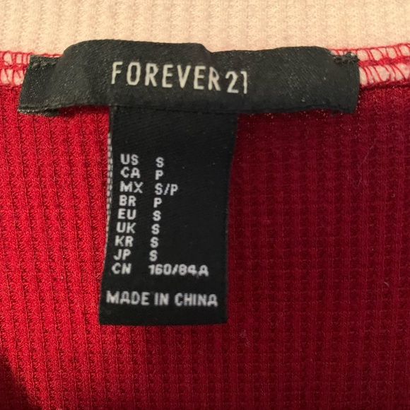 Red crop top - Picture 2 of 2